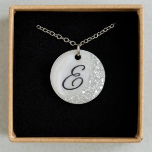 Collana con iniziale